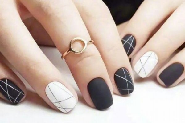 怎么樣卸掉芭比膠美甲 芭比膠美甲與光療彩膠美甲的區(qū)別 怎么樣卸掉芭比膠美甲 芭比膠美甲與光療彩膠美甲的區(qū)別