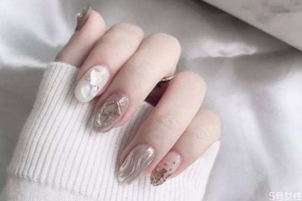 美甲的種類有哪些 做美甲有哪些危害 美甲的種類有哪些 做美甲有哪些危害