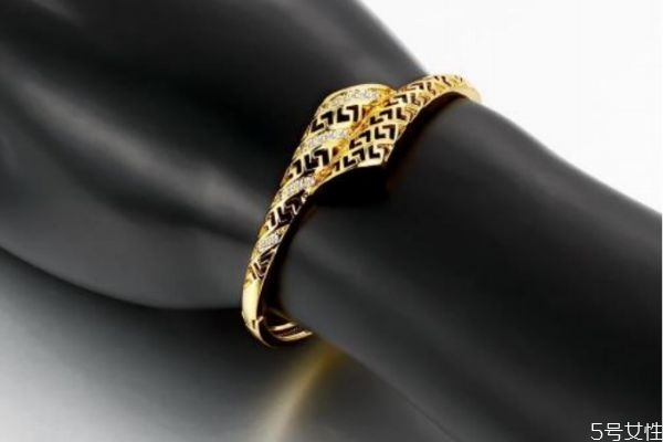 k金應(yīng)該怎么保養(yǎng)呢 k金飾品洗澡可以戴嗎 k金應(yīng)該怎么保養(yǎng)呢 k金飾品洗澡可以戴嗎
