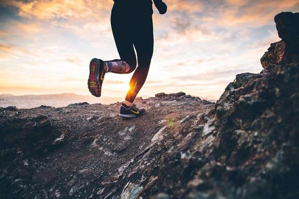 高強度運動后怎么拉伸 高強度運動后全身酸痛怎么恢復(fù)