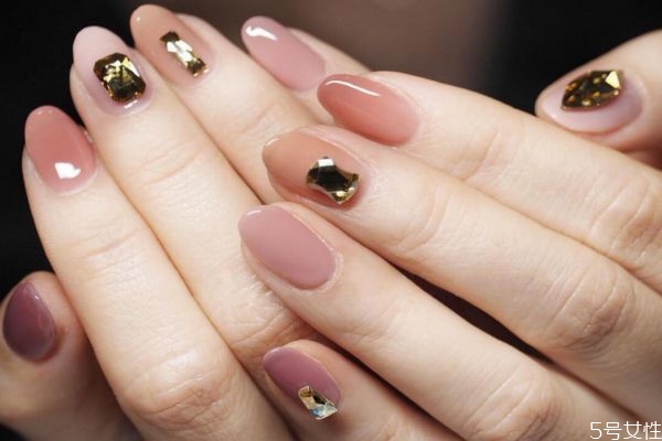 怎么做美甲不會掉 自己做美甲要注意什么 怎么做美甲不會掉 自己做美甲要注意什么