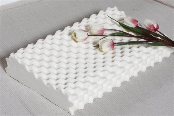 乳膠枕頭太高了怎么辦 乳膠枕頭太高怎么切割 乳膠枕頭太高了怎么辦 乳膠枕頭太高怎么切割