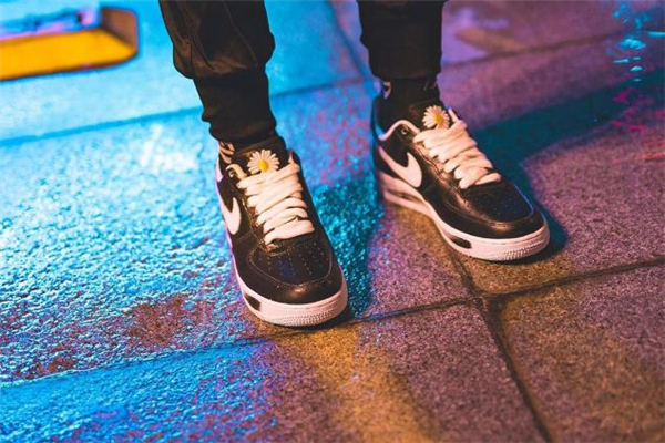 耐克af1權(quán)志龍聯(lián)名刮刮樂(lè)刮開(kāi)效果 af1權(quán)志龍聯(lián)名多少錢(qián)