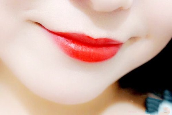 冬天涂唇釉的好處 冬天涂口紅的好處 冬天涂唇釉的好處 冬天涂口紅的好處