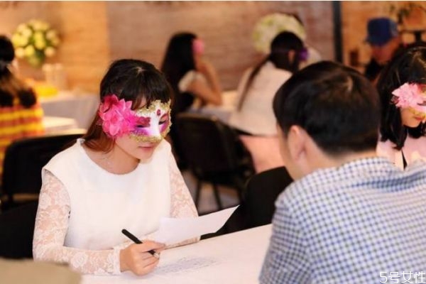 相親第一次微信聊什么話題 相親微信第一次聊天怎么開(kāi)頭