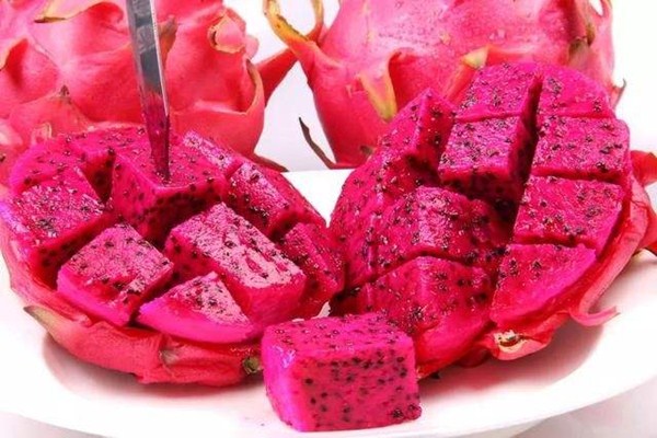 香蕉和火龍果哪個(gè)通便好 香蕉和火龍果哪個(gè)更助消化 香蕉和火龍果哪個(gè)通便好 香蕉和火龍果哪個(gè)更助消化