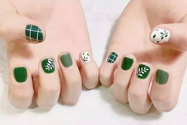 冬天做美甲為什么會裂的原因 冬天做指甲怎樣干得快 冬天做美甲為什么會裂的原因 冬天做指甲怎樣干得快