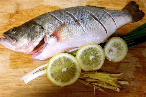清蒸鱸魚(yú)湯汁如何調(diào)制 蒸鱸魚(yú)的湯要倒掉嗎