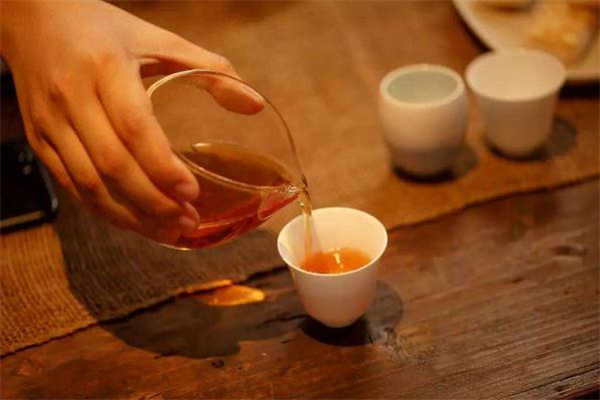 黑茶一定要煮著喝嗎 黑茶不煮用開水泡可以嗎 黑茶一定要煮著喝嗎 黑茶不煮用開水泡可以嗎