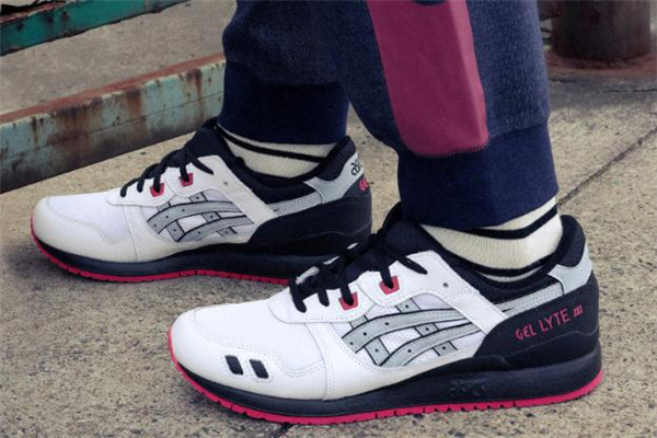 2020年流行什么顏色運(yùn)動(dòng)鞋 2020男生運(yùn)動(dòng)鞋流行趨勢(shì) 2020年流行什么顏色運(yùn)動(dòng)鞋 2020男生運(yùn)動(dòng)鞋流行趨勢(shì)