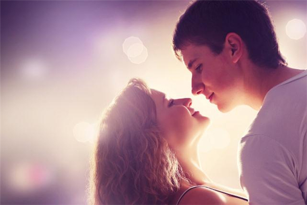 怎么和喜歡的人肢體接觸 怎么和女生進(jìn)行肢體接觸 怎么和喜歡的人肢體接觸 怎么和女生進(jìn)行肢體接觸