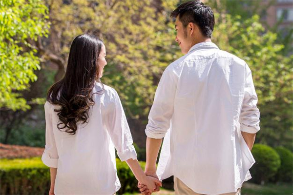 異地戀和網戀哪個更難熬 異地戀和網戀的區(qū)別 異地戀和網戀哪個更難熬 異地戀和網戀的區(qū)別