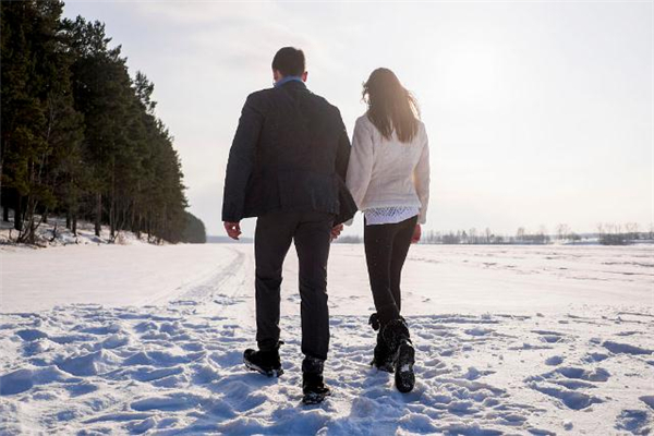 異地戀該不該去對(duì)方城市 異地戀要去對(duì)方城市生活嗎 異地戀該不該去對(duì)方城市 異地戀要去對(duì)方城市生活嗎