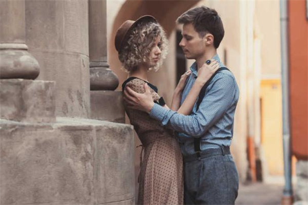 感情中懂和愛(ài)哪個(gè)更重要 愛(ài)你和懂你哪個(gè)更重要 感情中懂和愛(ài)哪個(gè)更重要 愛(ài)你和懂你哪個(gè)更重要