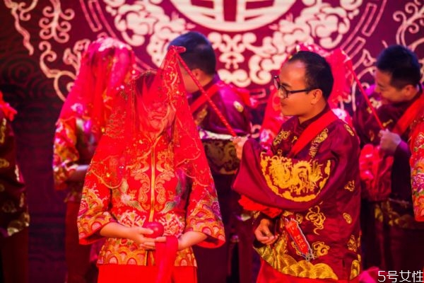 結(jié)婚辦酒席需要準(zhǔn)備什么 辦結(jié)婚酒席提前做哪些準(zhǔn)備 結(jié)婚辦酒席需要準(zhǔn)備什么 辦結(jié)婚酒席提前做哪些準(zhǔn)備