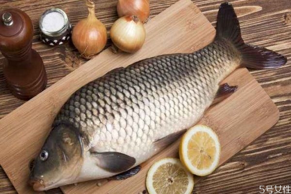 鯽魚有什么營(yíng)養(yǎng)價(jià)值呢 鯽魚怎么做好吃呢