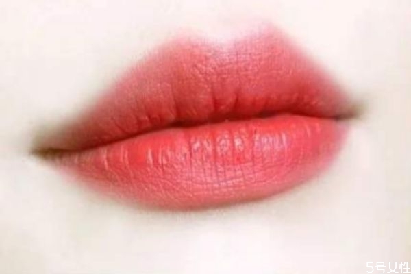 mac so chaud是什么顏色 mac口紅so chaud試色 mac so chaud是什么顏色 mac口紅so chaud試色