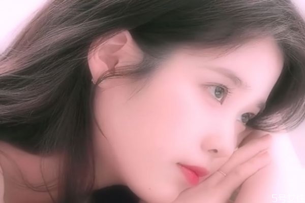 怎樣忘記曾經(jīng)深愛(ài)過(guò)的人 深愛(ài)的人多久可以忘記