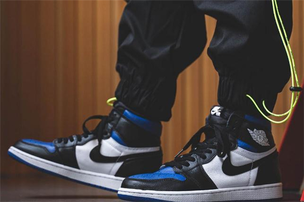 aj1黑藍(lán)腳趾什么時(shí)候發(fā)售 aj1黑藍(lán)腳趾多少錢 aj1黑藍(lán)腳趾什么時(shí)候發(fā)售 aj1黑藍(lán)腳趾多少錢