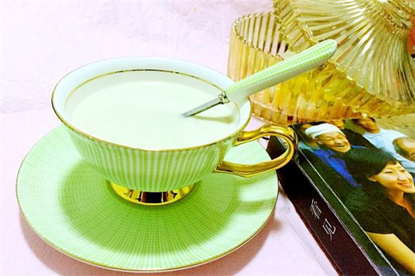 奶綠和奶茶哪個(gè)熱量高 奶茶好喝還是奶綠好喝