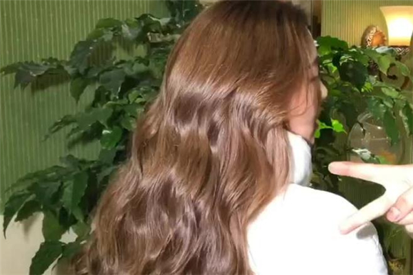 木馬卷適合什么臉型 木馬卷是什么發(fā)型 木馬卷適合什么臉型 木馬卷是什么發(fā)型