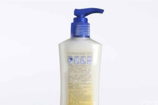 潤膚露是油包水乳狀液嗎 潤膚露的保質期一般有多長 潤膚露是油包水乳狀液嗎 潤膚露的保質期一般有多長