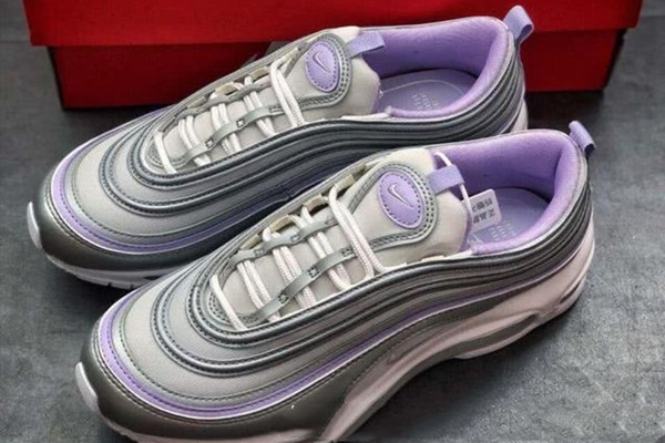 耐克AirMax97銀紫配色細(xì)節(jié)測評(píng) 個(gè)性又時(shí)尚的鞋子