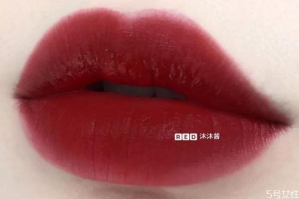 香奈兒唇釉154適合黃皮嗎 香奈兒唇釉154專柜價(jià)格 香奈兒唇釉154適合黃皮嗎 香奈兒唇釉154專柜價(jià)格