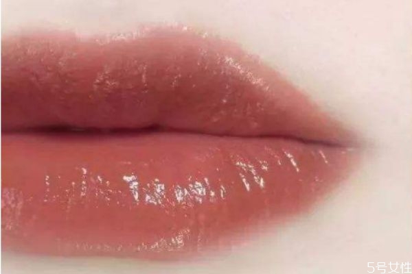 唇釉顏色太深怎么調(diào) 唇釉顏色太重怎么辦 唇釉顏色太深怎么調(diào) 唇釉顏色太重怎么辦