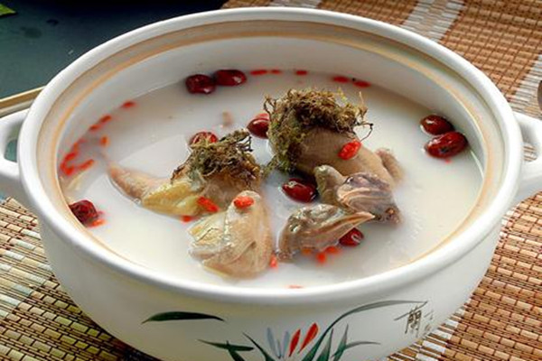 燉鴿子湯要放料酒嗎 喝完鴿子湯不能吃什么 燉鴿子湯要放料酒嗎 喝完鴿子湯不能吃什么