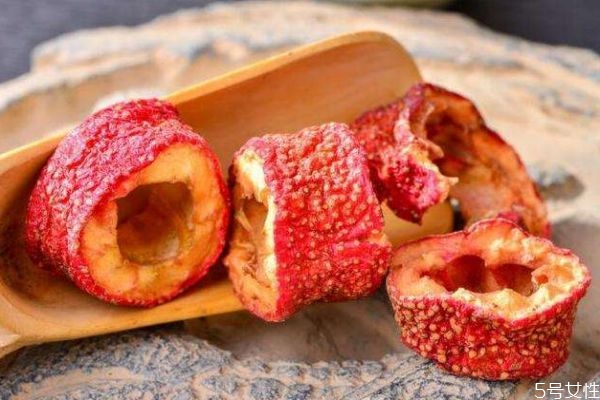 山楂泡酒的做法和功效 山楂泡酒怎么做呢 山楂泡酒的做法和功效 山楂泡酒怎么做呢