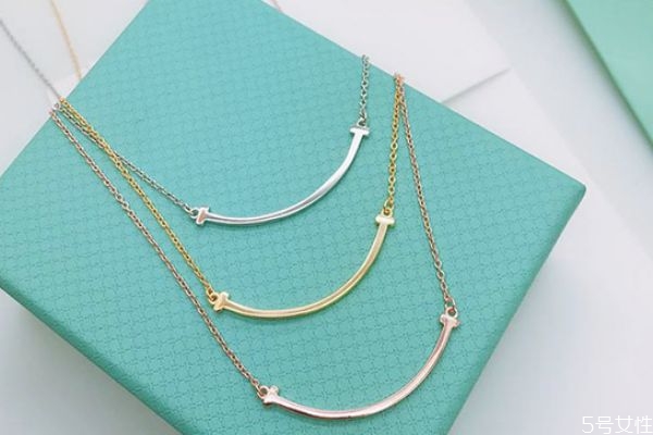 蒂芙尼笑臉項(xiàng)鏈?zhǔn)鞘裁床馁|(zhì) tiffany笑臉項(xiàng)鏈價格