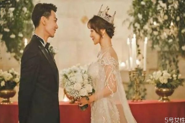 領(lǐng)證不辦婚禮叫什么 先辦酒席還是先領(lǐng)結(jié)婚證 領(lǐng)證不辦婚禮叫什么 先辦酒席還是先領(lǐng)結(jié)婚證