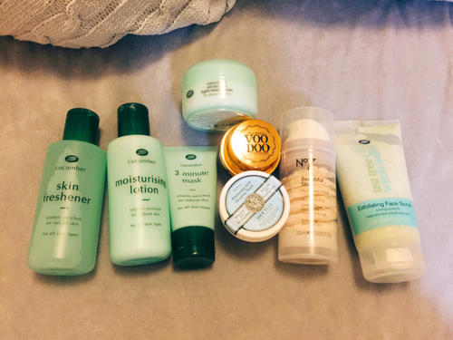 皮膚不好用什么護(hù)膚品 皮膚不好的護(hù)膚流程 皮膚不好用什么護(hù)膚品 皮膚不好的護(hù)膚流程