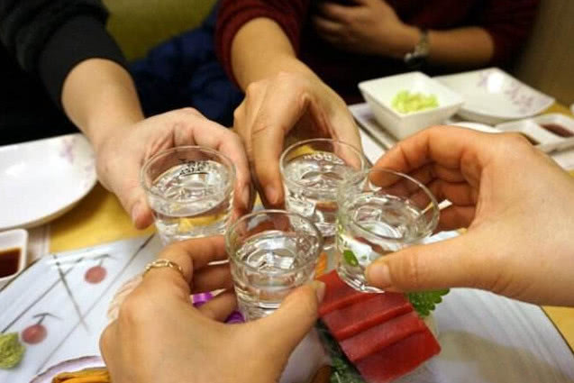 空腹喝酒會(huì)長胖嗎 空腹喝酒有什么危害