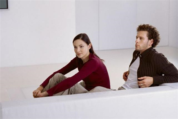 中年夫妻為什么越來(lái)越冷漠 中年夫妻如何相處 中年夫妻為什么越來(lái)越冷漠 中年夫妻如何相處