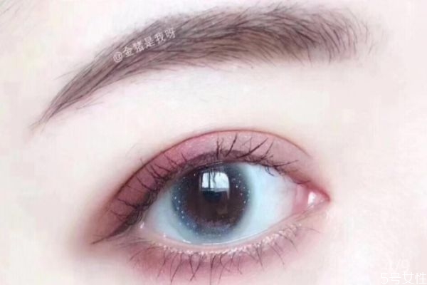 如何選擇適合自己的美瞳材質(zhì) 新手買(mǎi)美瞳要注意什么