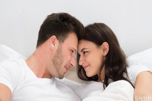 男人出軌前都有什么征兆 男人出軌前的三個征兆 男人出軌前都有什么征兆 男人出軌前的三個征兆