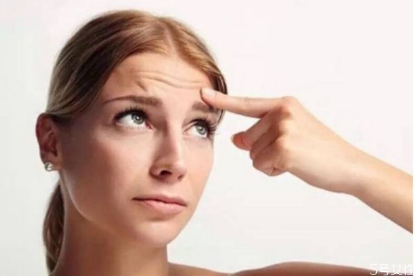抬頭紋嚴重的原因 加深抬頭紋的壞習(xí)慣