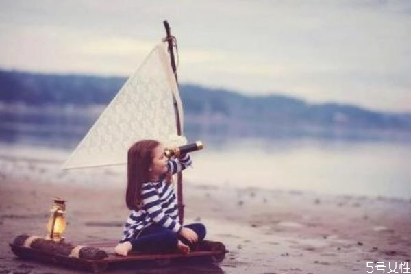 抓不住的沙為何不放手 學(xué)會(huì)放下 抓不住的沙為何不放手 學(xué)會(huì)放下