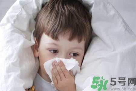 怎么樣用生理鹽水清洗鼻腔？用生理鹽水清理鼻腔的方法？