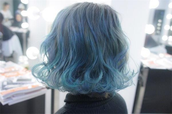 一次性染發(fā)劑怎么使用 一次性染發(fā)劑要洗頭嗎 一次性染發(fā)劑怎么使用 一次性染發(fā)劑要洗頭嗎