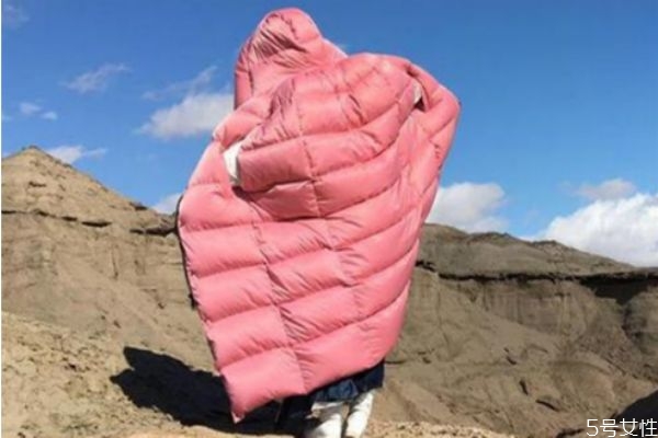 為什么羽絨服洗后一坨一坨的 羽絨服怎么避免洗變成一團(tuán) 為什么羽絨服洗后一坨一坨的 羽絨服怎么避免洗變成一團(tuán)