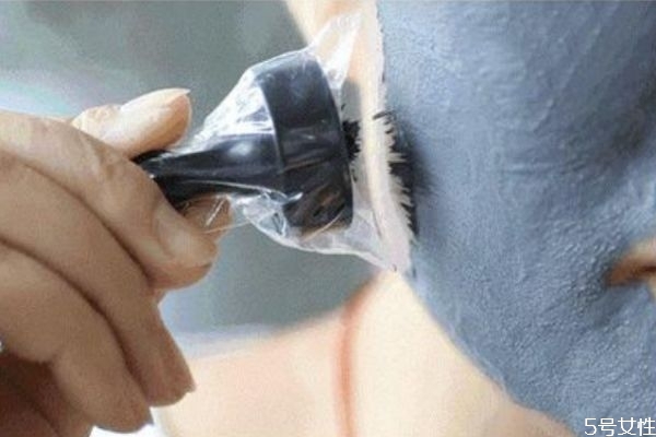 磁石面膜怎么使用 為什么磁石面膜吸完有一層油 磁石面膜怎么使用 為什么磁石面膜吸完有一層油