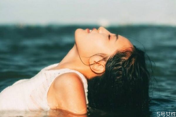 男生在敷衍你的表現(xiàn) 如何分辨男生是否在敷衍你 男生在敷衍你的表現(xiàn) 如何分辨男生是否在敷衍你