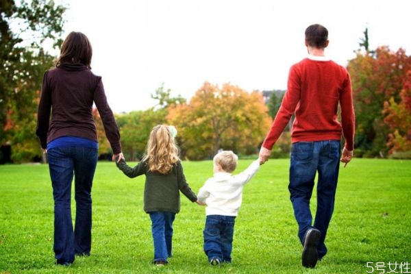 老公外遇是否應(yīng)該假裝不知道 老公外遇該怎么辦 老公外遇是否應(yīng)該假裝不知道 老公外遇該怎么辦