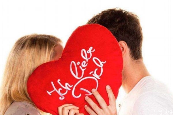 婚姻應(yīng)不應(yīng)該一味退讓 婚姻的基礎(chǔ)是什么 婚姻應(yīng)不應(yīng)該一味退讓 婚姻的基礎(chǔ)是什么