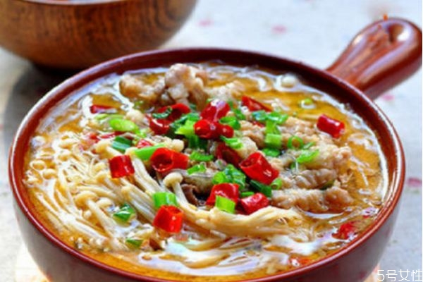 肥牛金針菇怎么做好吃 肥牛金針菇的簡單做法 肥牛金針菇怎么做好吃 肥牛金針菇的簡單做法