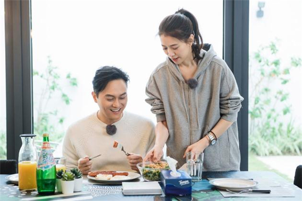 異地夫妻每天都需要聊天嗎 異地夫妻每天都聊些什么 異地夫妻每天都需要聊天嗎 異地夫妻每天都聊些什么