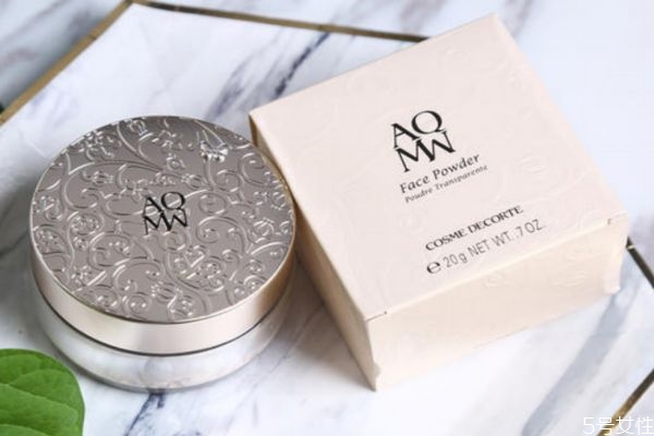 護(hù)膚品之后可以直接散粉嗎 直接涂抹散粉會(huì)怎樣 護(hù)膚品之后可以直接散粉嗎 直接涂抹散粉會(huì)怎樣